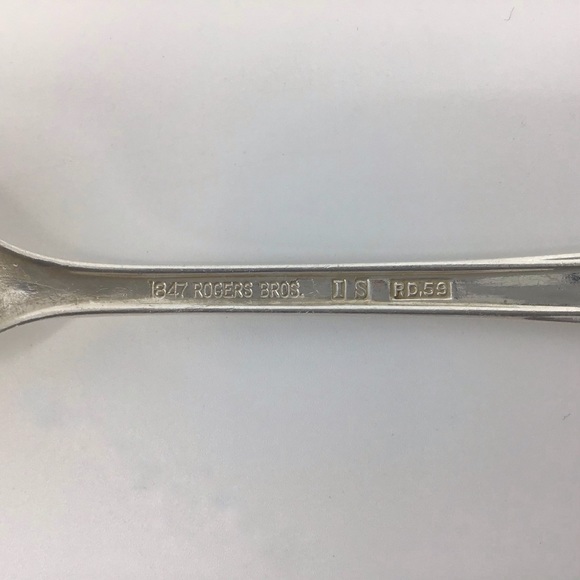 2/$20 1847 Rogers Bros. Vintage Silver Dinner Fork - Picture 7 of 8